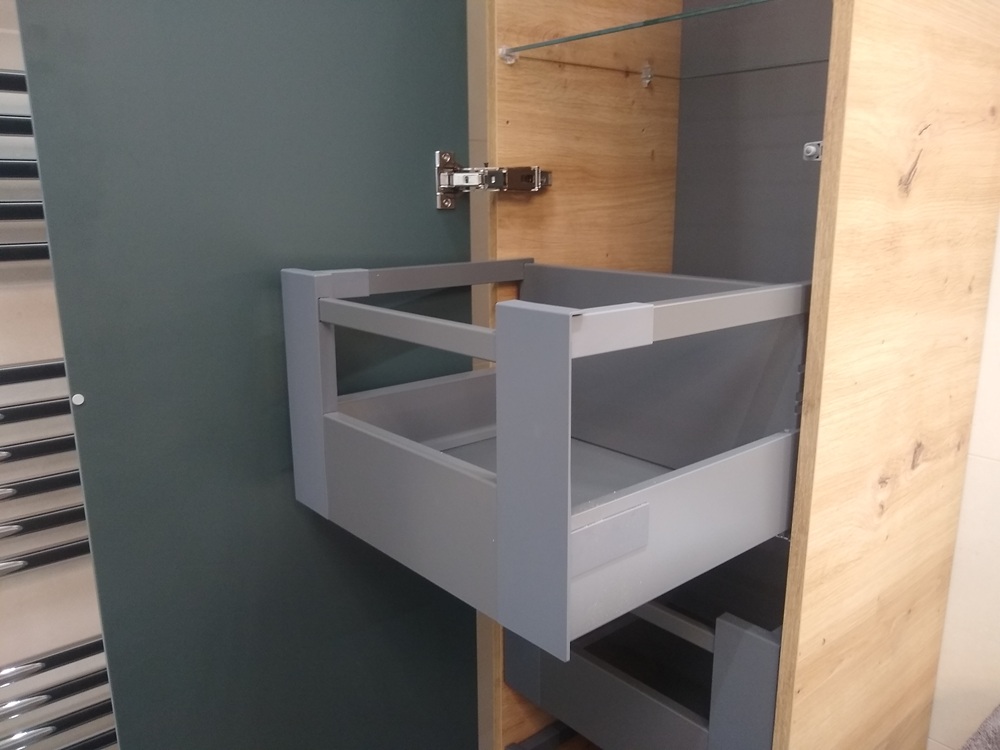 abverkauf-hochschrank-b-var-40-cm-voe-3