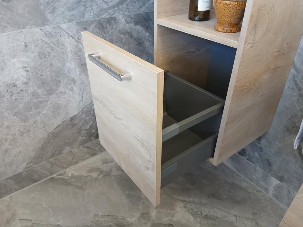 abverkauf-hochschrank-b-cla-35-cm-voe-3