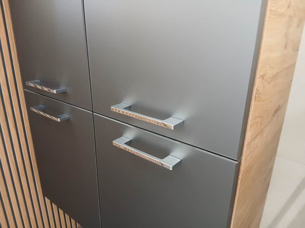abverkauf-hochschrank-b-cla-70-cm-voe-2