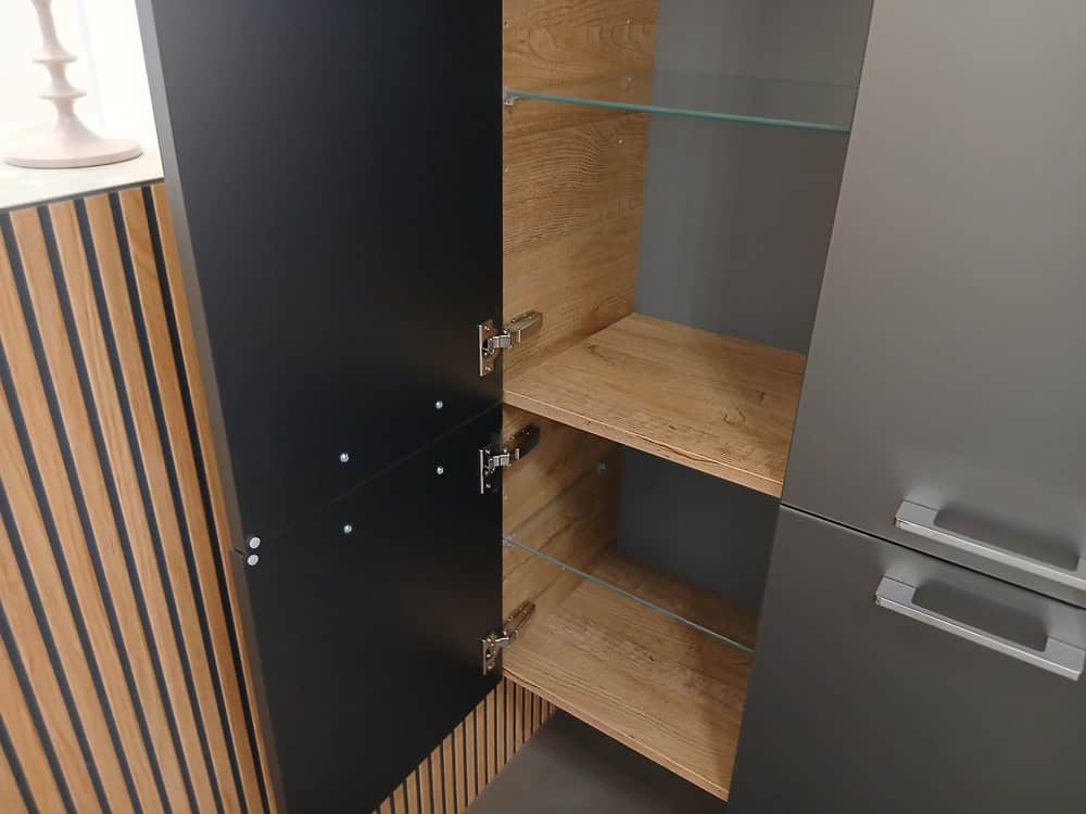 abverkauf-hochschrank-b-cla-70-cm-voe-3